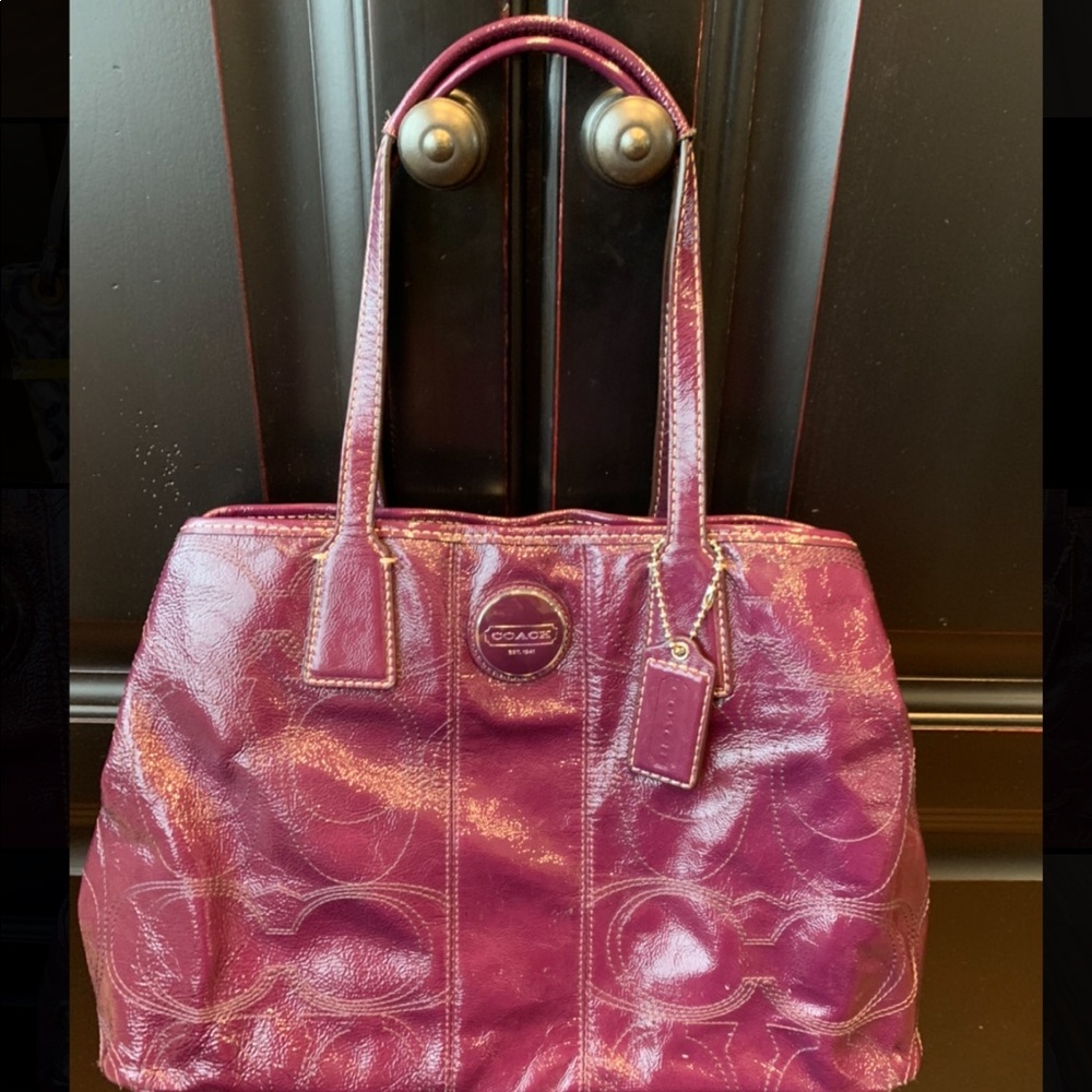 Coach Signature shoulder pocketbook purse